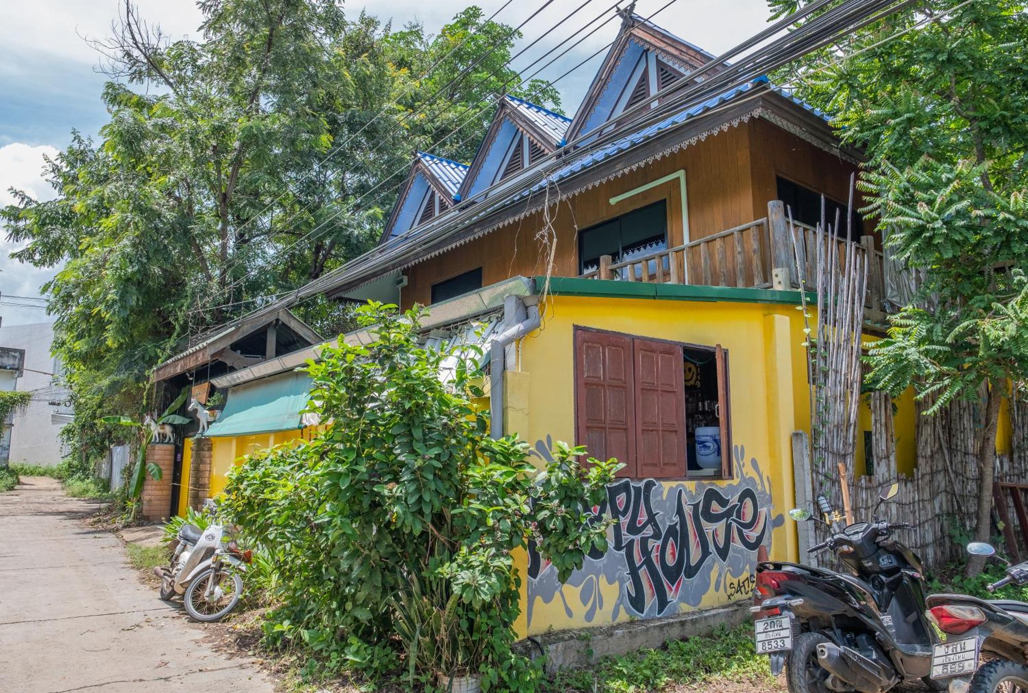 Happy House Backpackers Vandrehjem Pai Eksteriør billede